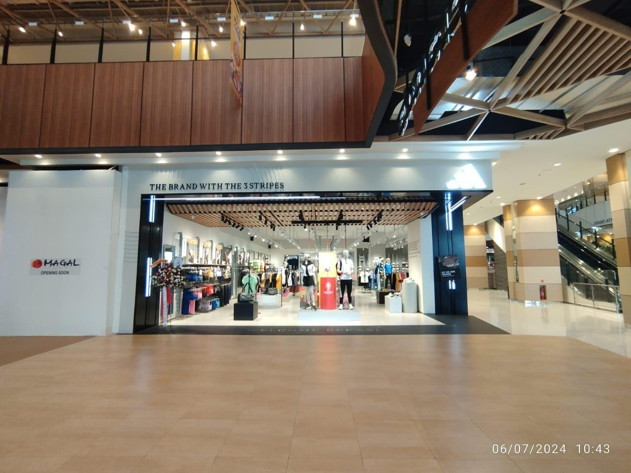 Adidas Fit-Out