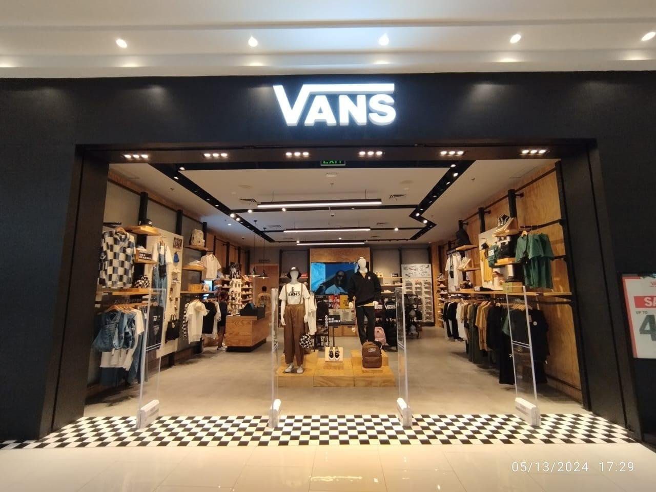 Vans Fit-Out